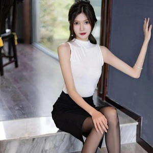 高跟鞋跟扎进尿眼扎流血视频
